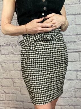 NWOT Express houndstooth mini skirt size 0